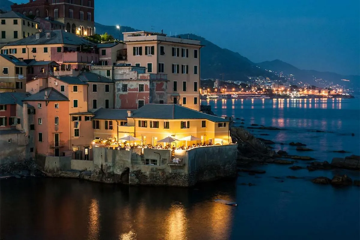 The Hostel In Genova 0*, Janov Itálie