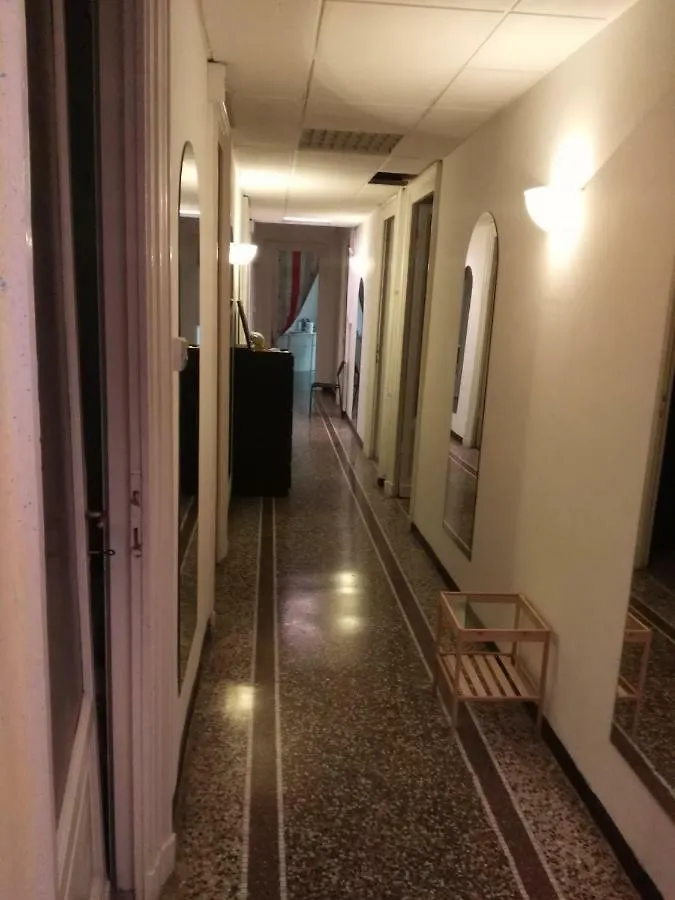 The Hostel In Genova Janov