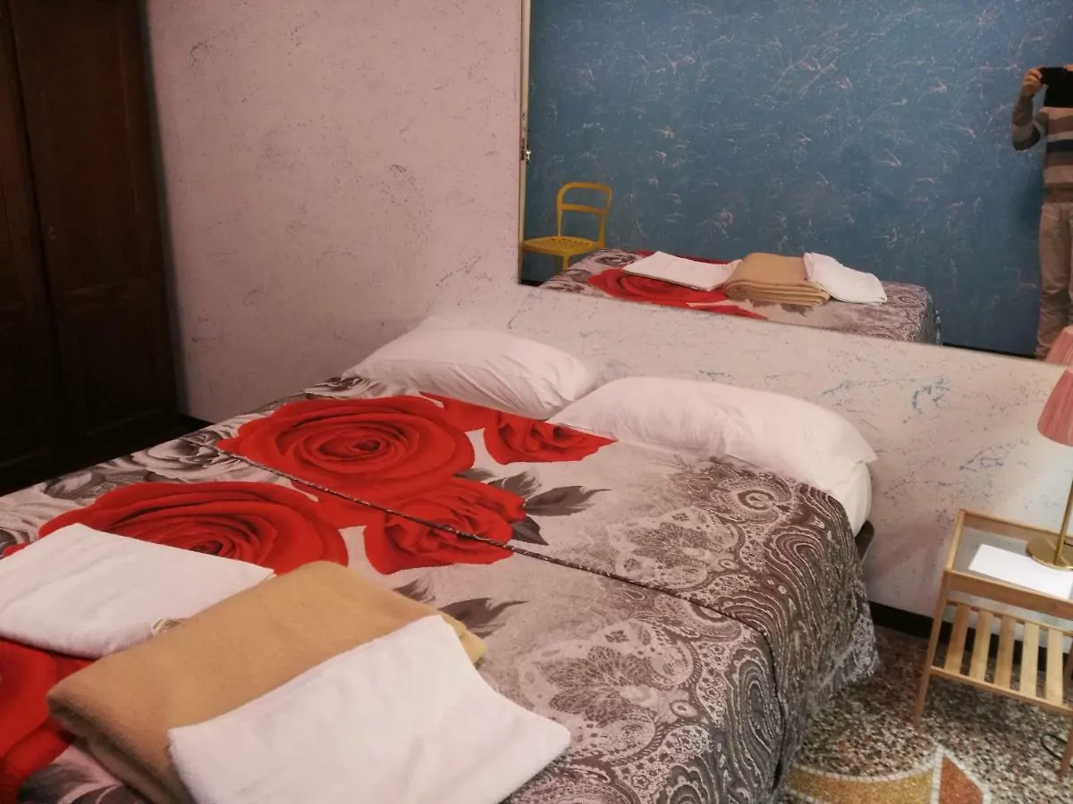The Hostel In Genova Guest house